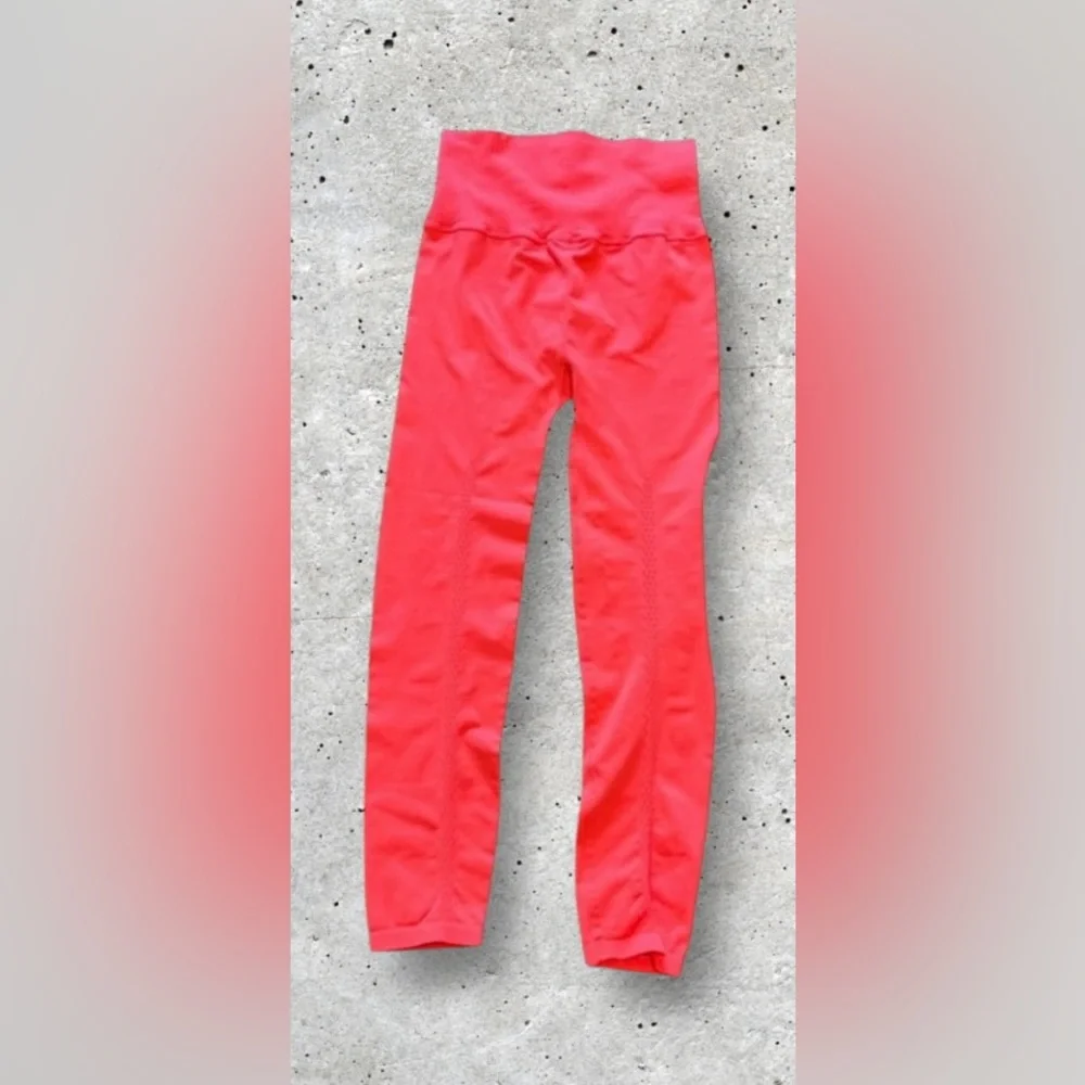 NWOT Free People Good Karma Legging